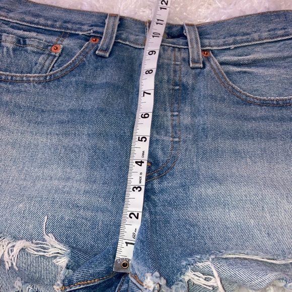 Levi’s 501 High Rise Light Wash Shorts - Picture 6 of 8